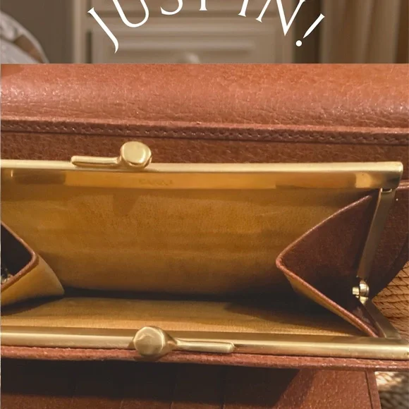 Gucci Clutch/ Wallet (FULL INCLUSION) - Picture 4 of 12